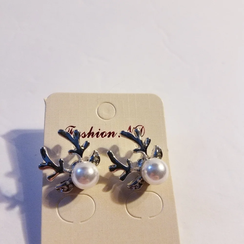 Reindeer Earrings Gold Tone with Faux Pearl New